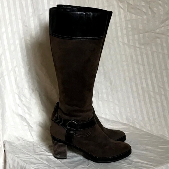 Clarks Shoes - Clarks riding boots. EUC size 7.